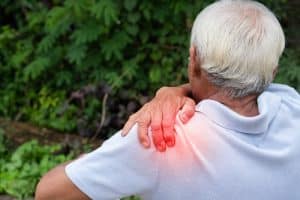 Men having shoulder pain image